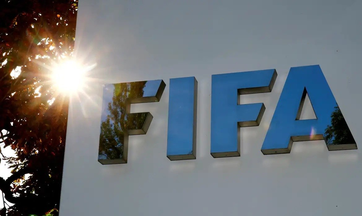 Três países retiram apoio à reeleição de Infantino