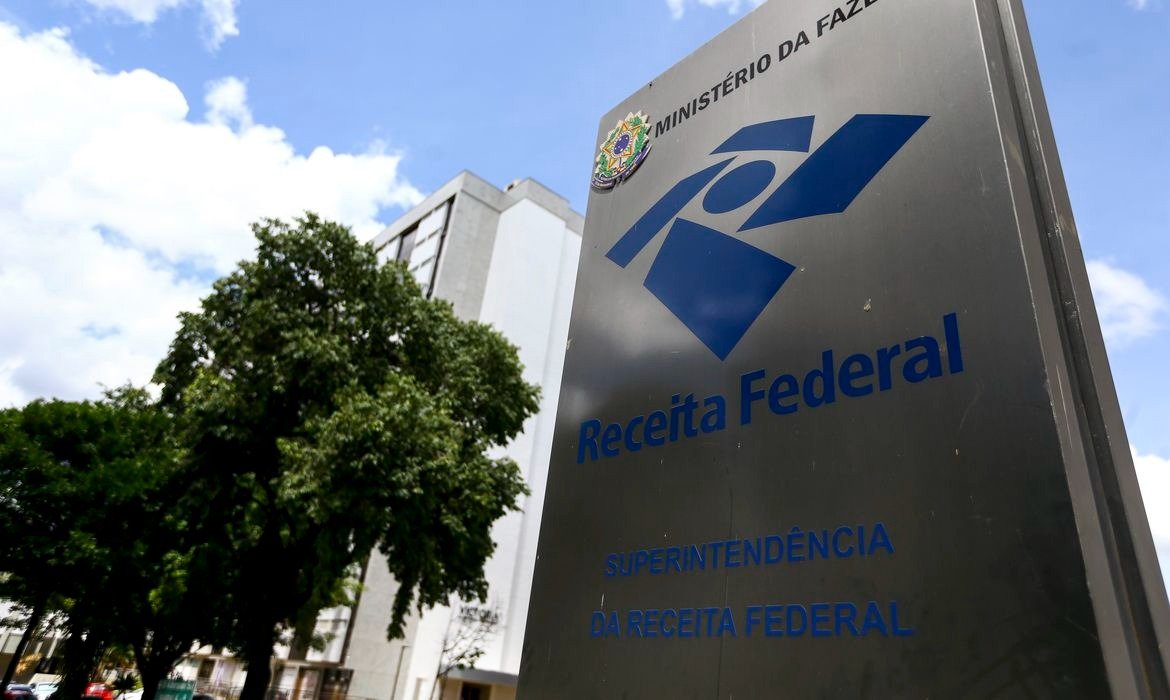 Empresas devem adaptar sistemas para CBS e IBS