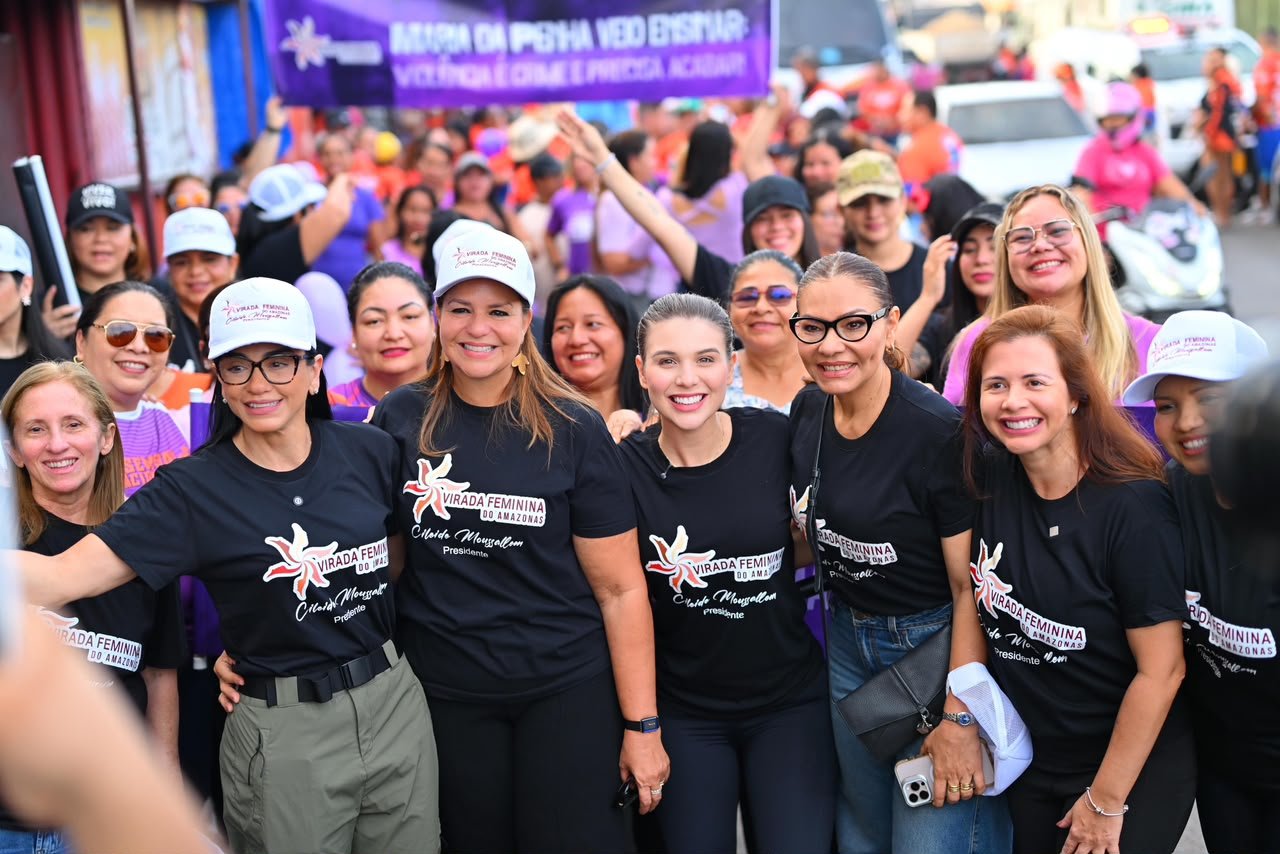 500 mulheres participam de caminhada contra a violência em Manaus