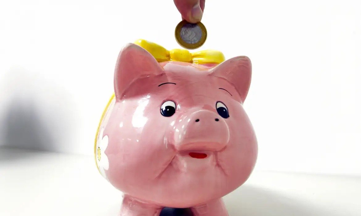 Poupança perde R$ 7,15 bilhões em julho