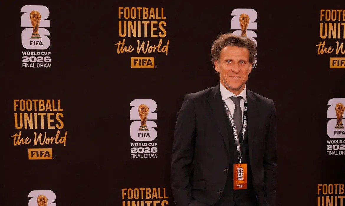 Forlán inicia trabalho no Uruguai pelas categorias de base