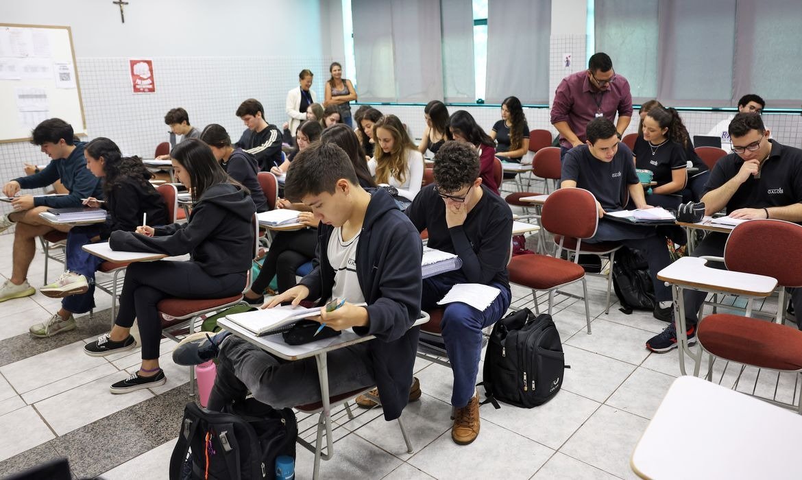 Como pedir a Bolsa Permanência de R$ 700 do Prouni