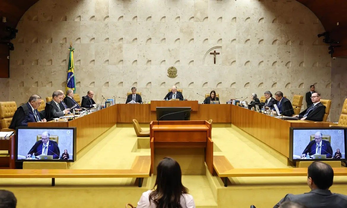 Fachin pede decisão baseada em fatos durante julgamento envolvendo Moraes