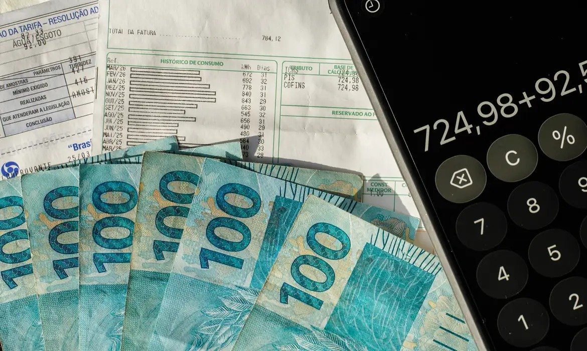 Receita federal ultrapassa R$ 2 trilhões com desempenho forte em agosto