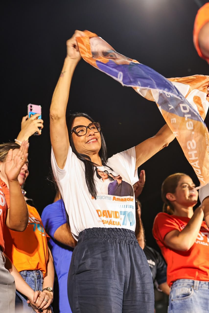Shádia Fraxe fala em esperança e mudança durante Comício da Vitória
